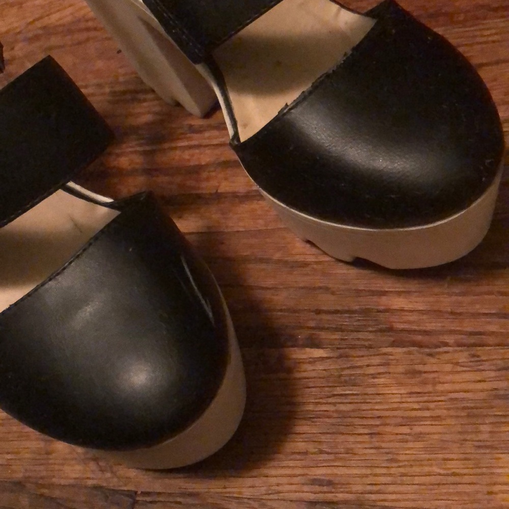 Platform Heels 👠 - Picture 3 of 3